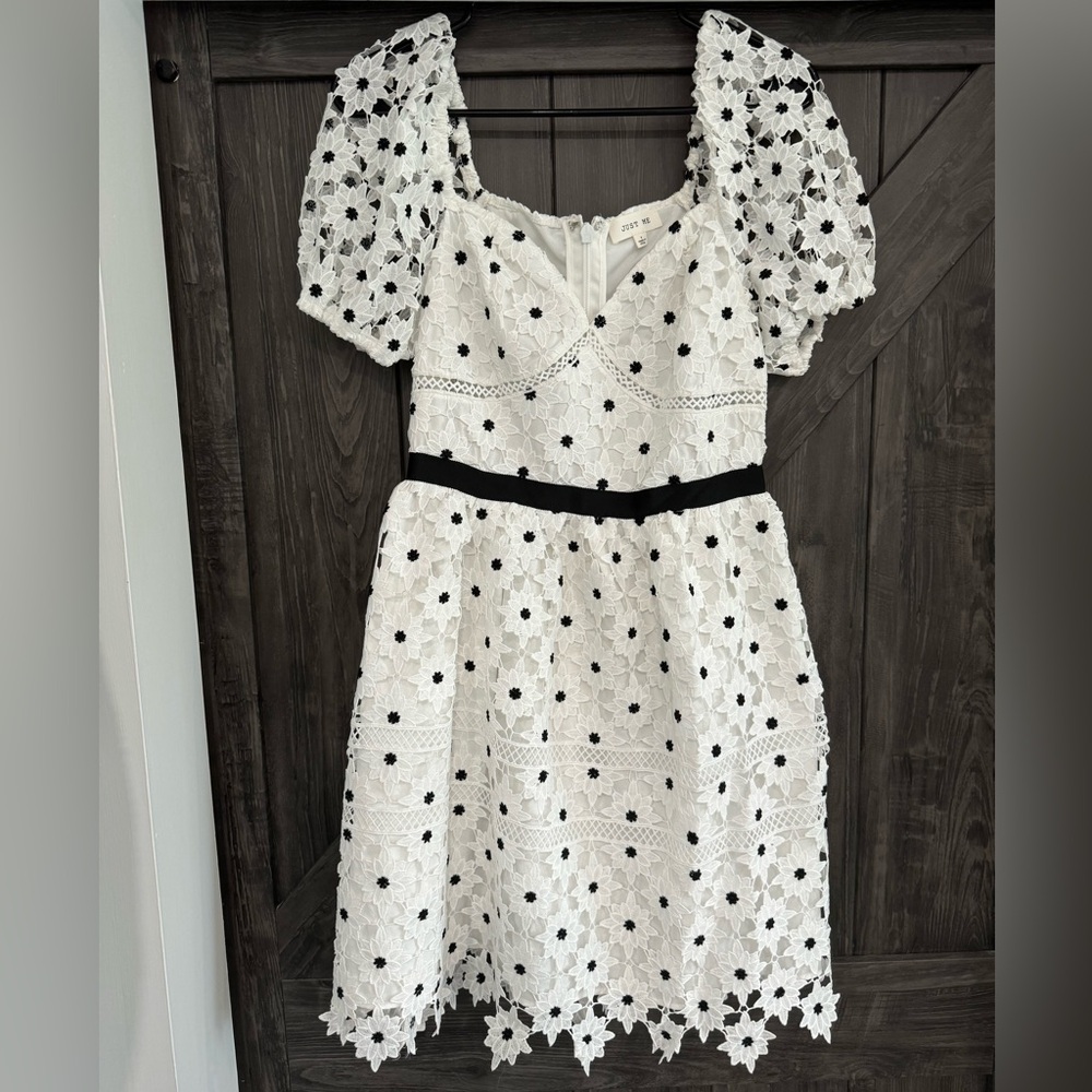 Vici Lace Floral Dress - Small